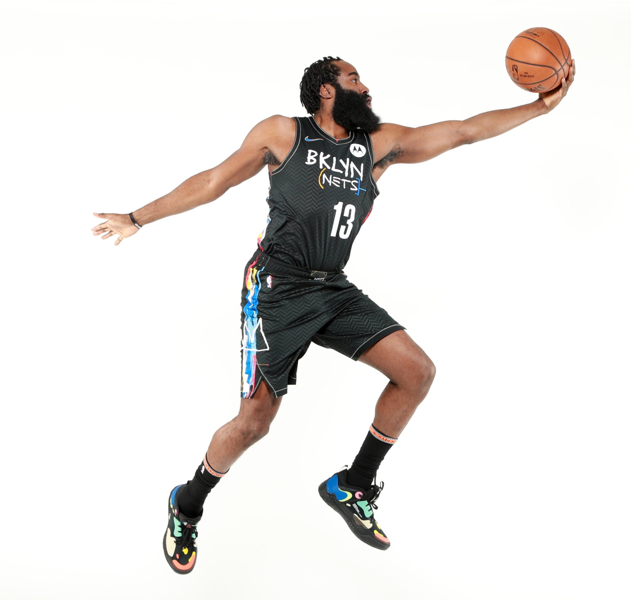 足球周刊：刘若钒曾想回成都却被徐正源拒绝，后获里卡多、穆斯卡特赏识（足球周刊：刘若钒曾欲回蓉遭徐正源否决，后获里卡多与穆斯卡特青睐）