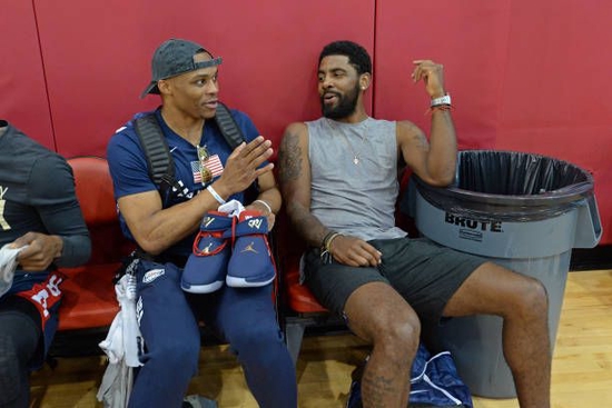 超过利物浦2分了，曼联这会真的复兴了吧？（领先利物浦2分，曼联这次真的迎来复兴了吗？）