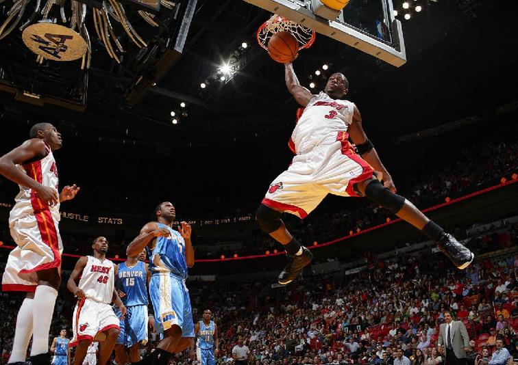 完全处于下风！火箭投篮命中率、罚球命中率均远低于快船（火箭全面陷入劣势：投篮与罚球命中率远逊快船）