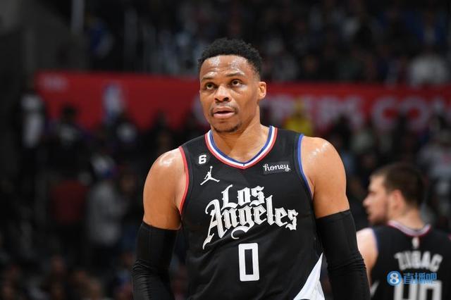 萨拉维亚：C罗是我的榜样，他是世界上任何运动员最好的代表（萨拉维亚盛赞C罗：我的榜样，也是全球运动员的最佳典范）