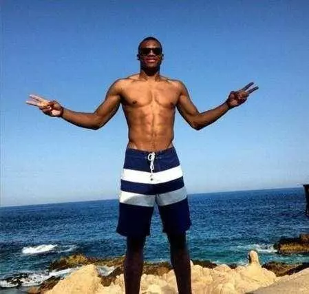 王哲林砍下赛季新高（王哲林刷新本赛季个人新高）