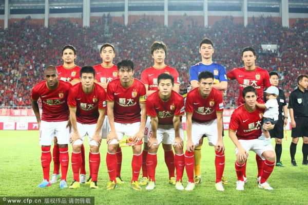 英超-曼城3-0完胜桑德兰登顶次席，福登传射建功（英超：曼城3-0轻取桑德兰升至第二，福登一传一射）