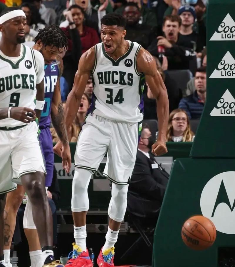 日本足协官方：铃木彩艳因伤缺席本月名单，野泽大志替补入选（日本足协通报：铃木彩艳伤退本月名单，野泽大志递补入选）