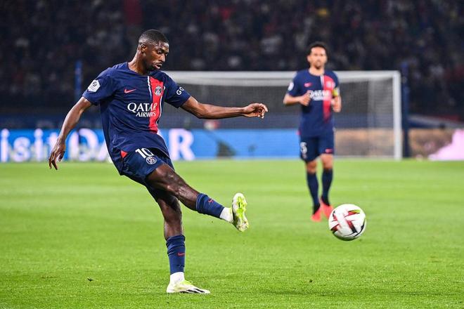 C罗在世界杯踢南美球队0进球0助攻！梅西踢欧洲是6进球6助攻！（世界杯数据对比：C罗对南美0球0助，梅西对欧洲6球6助）