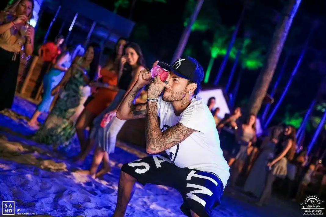 米兰vs拉齐奥终场前点球未判原因：马鲁西奇对帕夫洛维奇犯规（米兰对阵拉齐奥尾声点球未吹缘由：马鲁西奇先对帕夫洛维奇犯规）