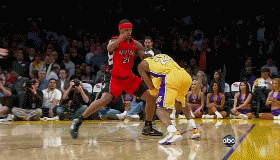 欧冠积分榜形势：拜仁阿森纳全胜，巴黎皇马遭首败，意甲陷危机（欧冠格局：拜仁阿森纳全胜领跑，巴黎皇马遭遇首败，意甲危机四伏）