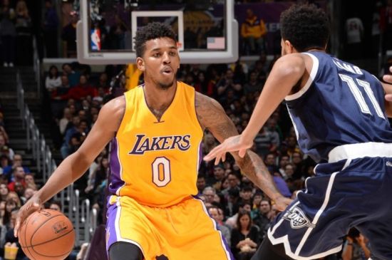 尽力局！25分钟轰23+6被迫打卡 41岁勒布朗0失误在场-18显悲凉（拼到极限！25分钟23+6被动收工，41岁勒布朗零失误却在场-18令人唏嘘）