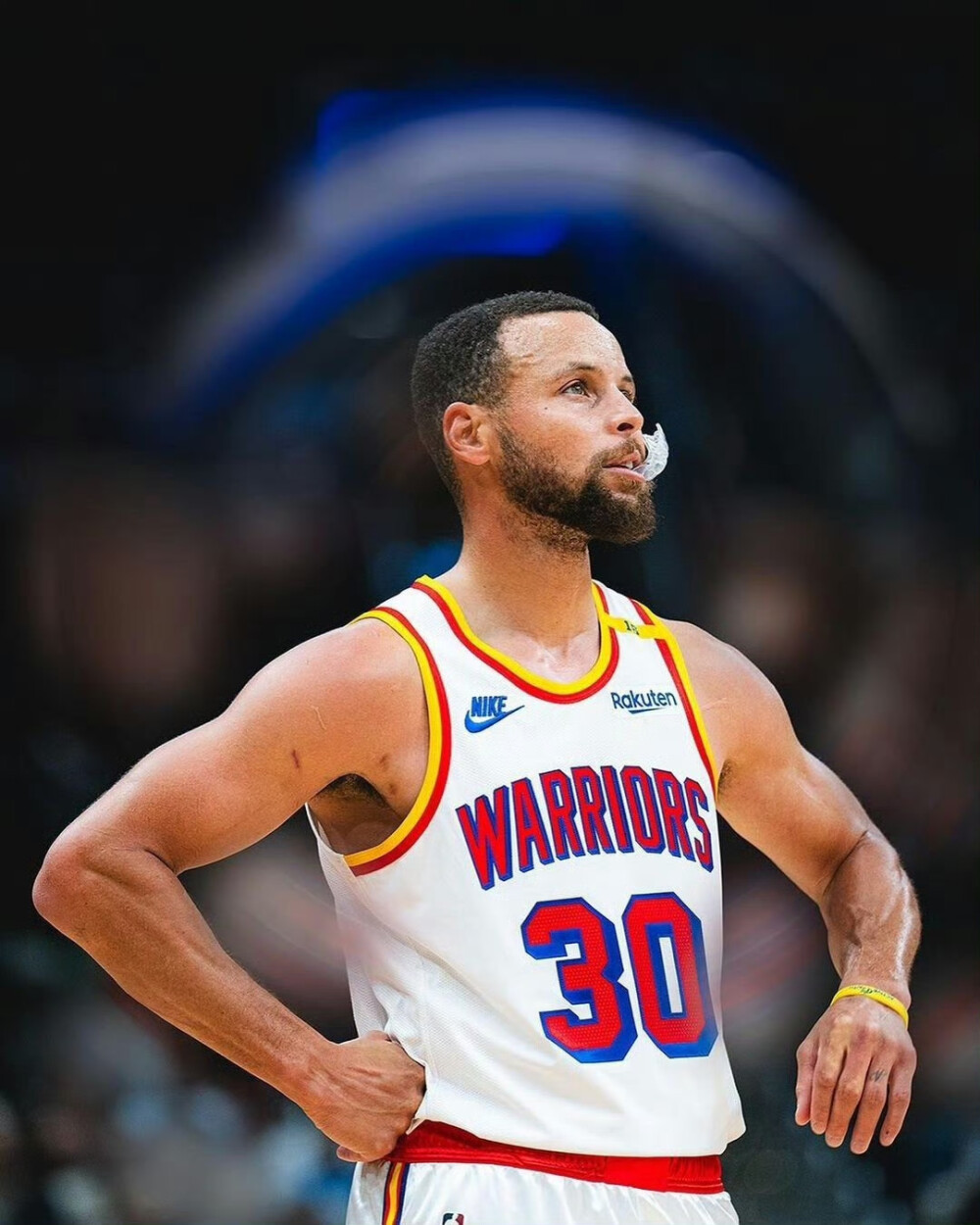 生涯第14次三双！康宁汉姆22+10+10带队大胜黄蜂（康宁汉姆22+10+10斩获生涯第14次三双，率队大胜黄蜂）