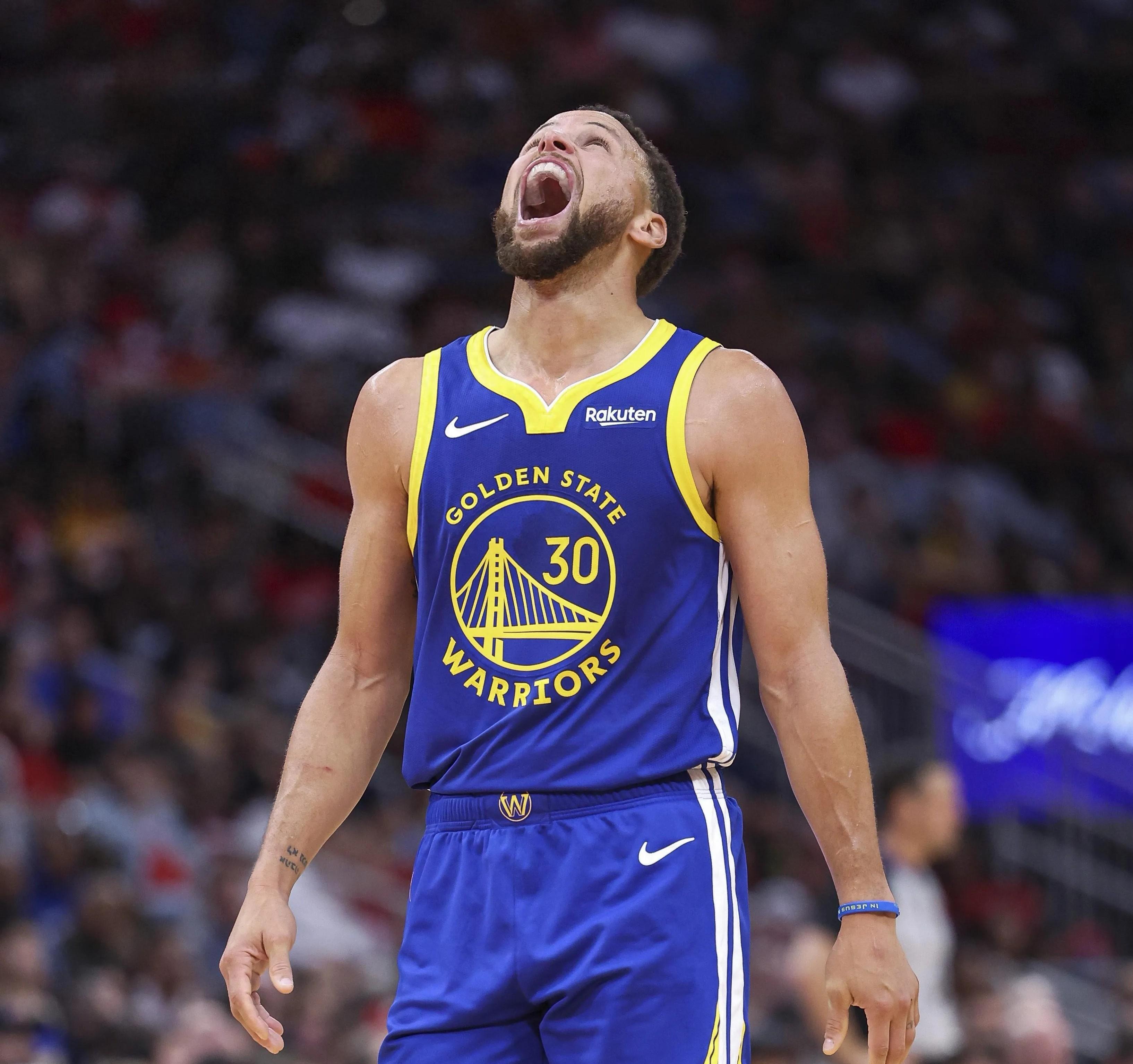 美网友：保罗在偷笑 快船一群软蛋&拆队重建吧 白送雷霆前三签位（美网友吐槽：保罗暗笑，快船太软该拆队重建，雷霆恐将白捡前三签位）