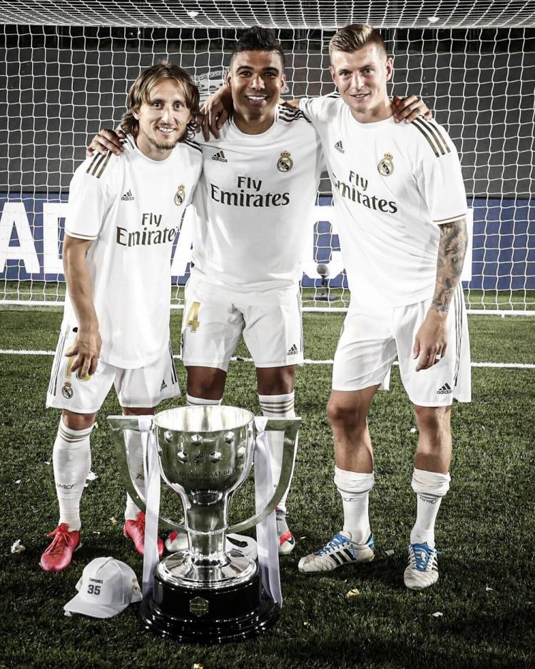 湖人官方：东契奇明日将缺席，里夫斯升级为出战成疑（湖人官宣：东契奇缺席明日比赛，里夫斯状态升级为出战成疑）