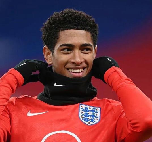 12月西甲最佳球员候选公布，姆巴佩、亚马尔等5人入围（西甲12月最佳球员候选揭晓：姆巴佩、亚马尔等五人入选）