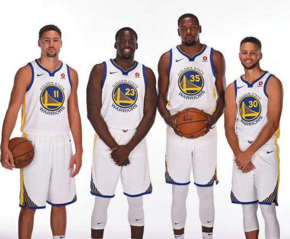 记者：拜仁寄希望于孔帕尼能说服于帕梅卡诺续约留队（记者：拜仁盼孔帕尼出面劝说于帕梅卡诺续约留队）