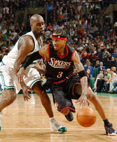 勇士领先11分被爵士逆转，库里甩锅球队防守，不提最后两投不中（勇士11分优势遭爵士翻盘，库里将责任指向防守，避谈末节两投不中）