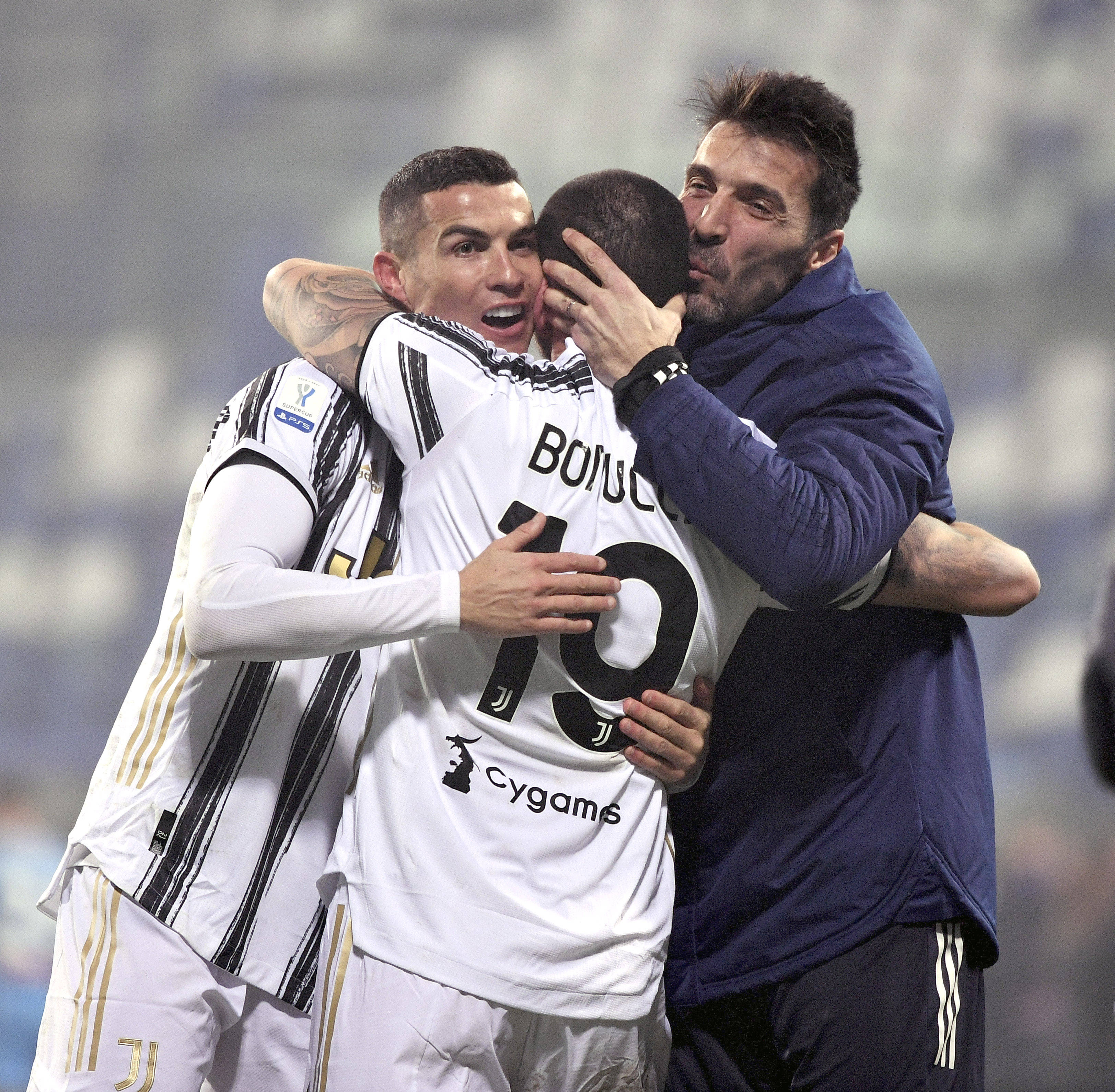 记者：云南玉昆接触的上海希望之星非蒯纪闻，目标为国产中锋（记者：云南玉昆接洽的“上海希望之星”不是蒯纪闻，目标锁定本土中锋）