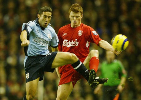 曼联红魔主场零封狼队（红魔坐镇主场完封狼队）