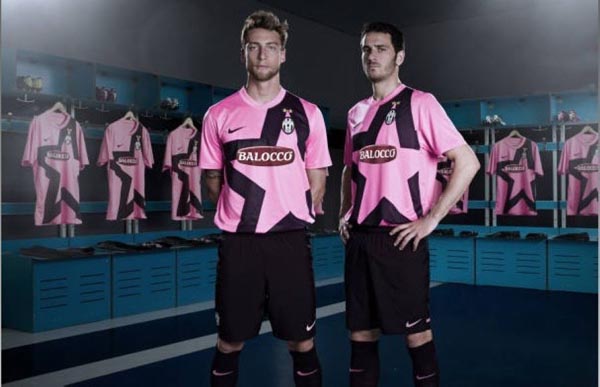 12月2日缺阵至今的布克将在今天复出，跟腱受伤的狄龙也会出战（布克今日复出终结自12月2日起的缺阵，跟腱受伤的狄龙亦将出战）