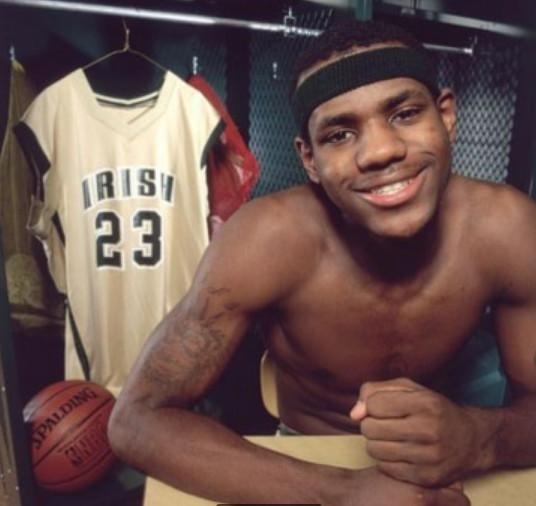 欧冠积分榜分析：小组晋级形势紧张,（欧冠积分盘点：小组出线竞争白热化）