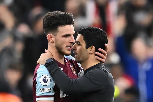 全面即战力！陈林坚10中4&三分6中3拿到12分5板2助1断（攻防兼备！陈林坚10投4中、三分6中3，贡献12分5板2助1断）