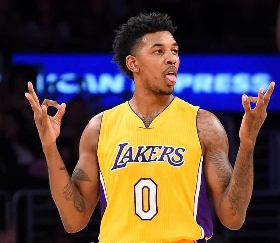 半场战报-勇士58-57魔术 巴特勒16分 库里三分6中0 班凯罗14+8（半场速报：勇士58-57微弱领先魔术，巴特勒砍16分，库里三分6投0中，班凯罗14分8篮板）