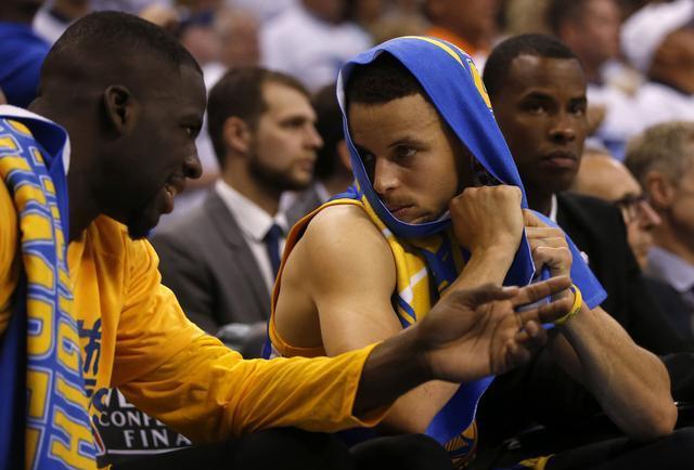 马丁内斯：C罗在葡萄牙不存在“特殊待遇”，每名球员都应被认真对待（马丁内斯：C罗在葡萄牙无“特权”，全队球员一视同仁）