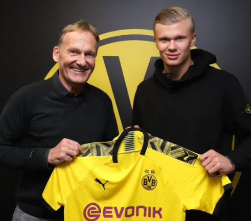 斯洛特：萨拉赫有权不满但不该向媒体说 俱乐部需要做出处理（斯洛特：理解萨拉赫不满，但不应对媒体发声，俱乐部需作出处理）