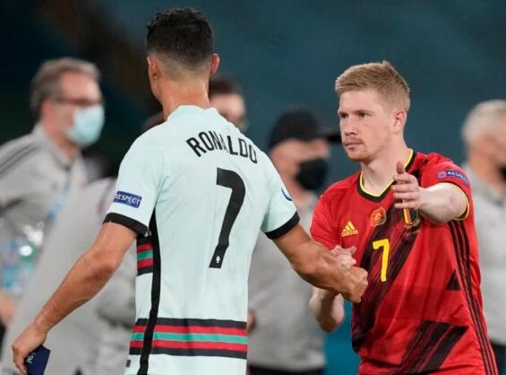 0-3！中国女排被淘汰主帅怒斥队员排球世锦赛无缘四强（0-3出局！中国女排无缘世锦赛四强 主帅赛后怒批队员）