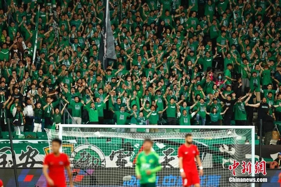 东体：河南球迷反思心态有点飘，俱乐部人士提到“大热必死”（东体：河南球迷自省心态有些浮，俱乐部人士称热门易翻车）