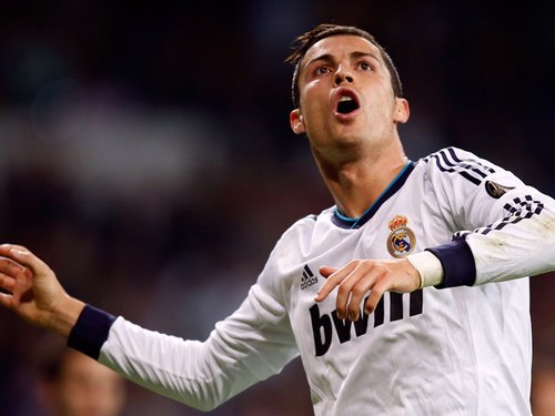 女大学生期末考试“三步上篮”，惊呆了一众网友，网友：NBA那边什么报价？（女大学生期末考场秀三步上篮，网友惊呼：NBA准备出价了吗？）